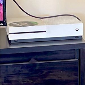 Black Xbox works brand new